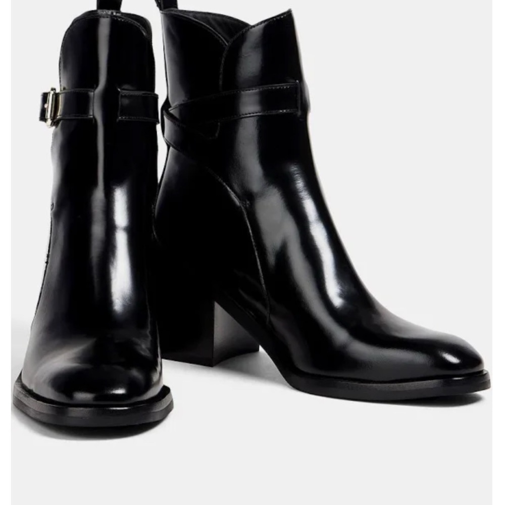 Elegant Black Ankle Boots